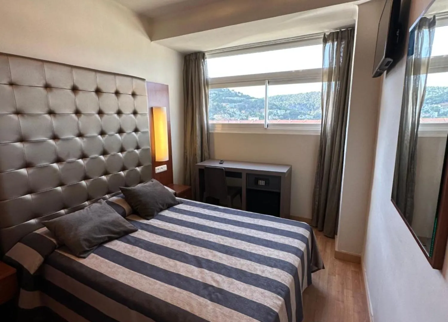Hotel Panorama 레스타르티트